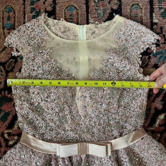 Elegant Lace Floral Dress - Picture 4 of 8